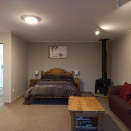 One Bedroom Country Cottage Motueka Eksteriør billede